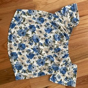 Summer floral Off the shoulder top!